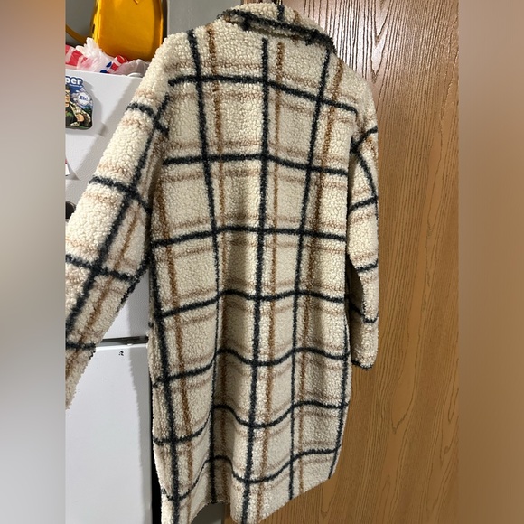 Knee length coat - Picture 8 of 11